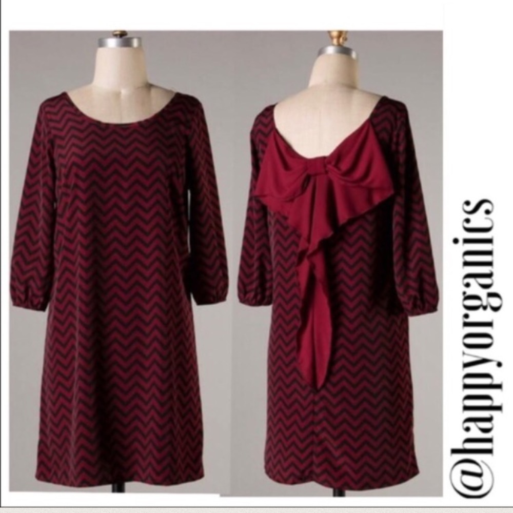 Holiday Bow Chevron Print Shift Dress ❄️